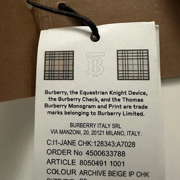 NWT Burberry Sandals Size 23